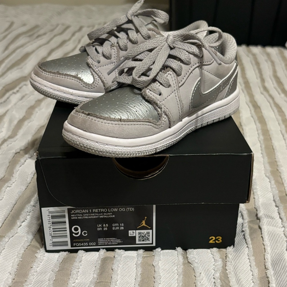 kids silver jordan 1